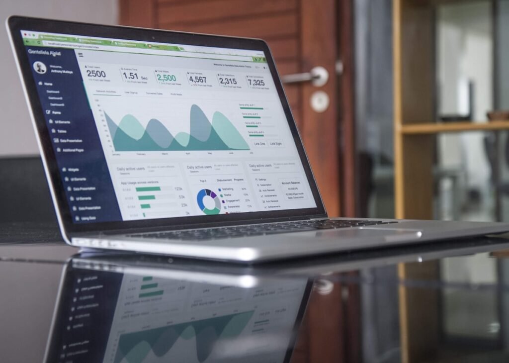 Ledgerly: software de contabilidad automatizada para autonomos y pequenas empresas.